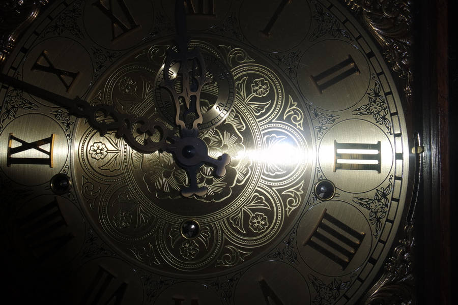 Medieval aluminum clock wallpaper